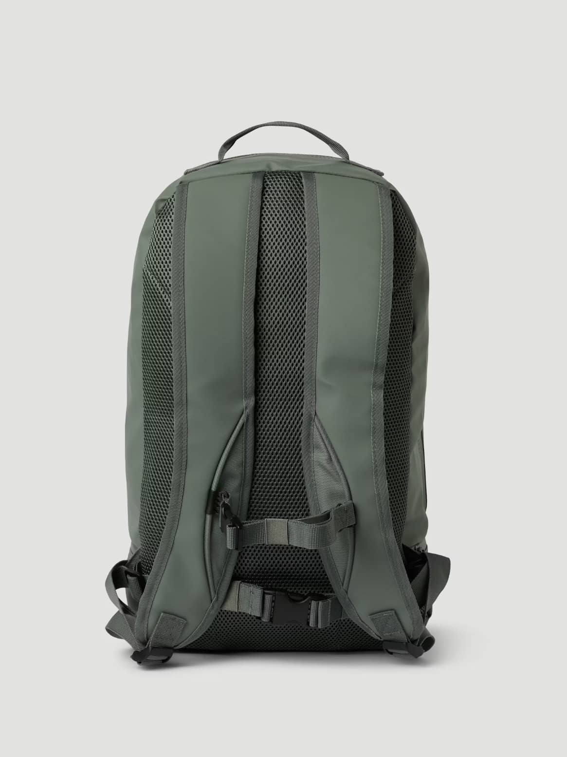 Back view of the Borg Duffle Backpack 28L in Balsam Green (Green) with a padded mesh panel and training straps. - Image 2