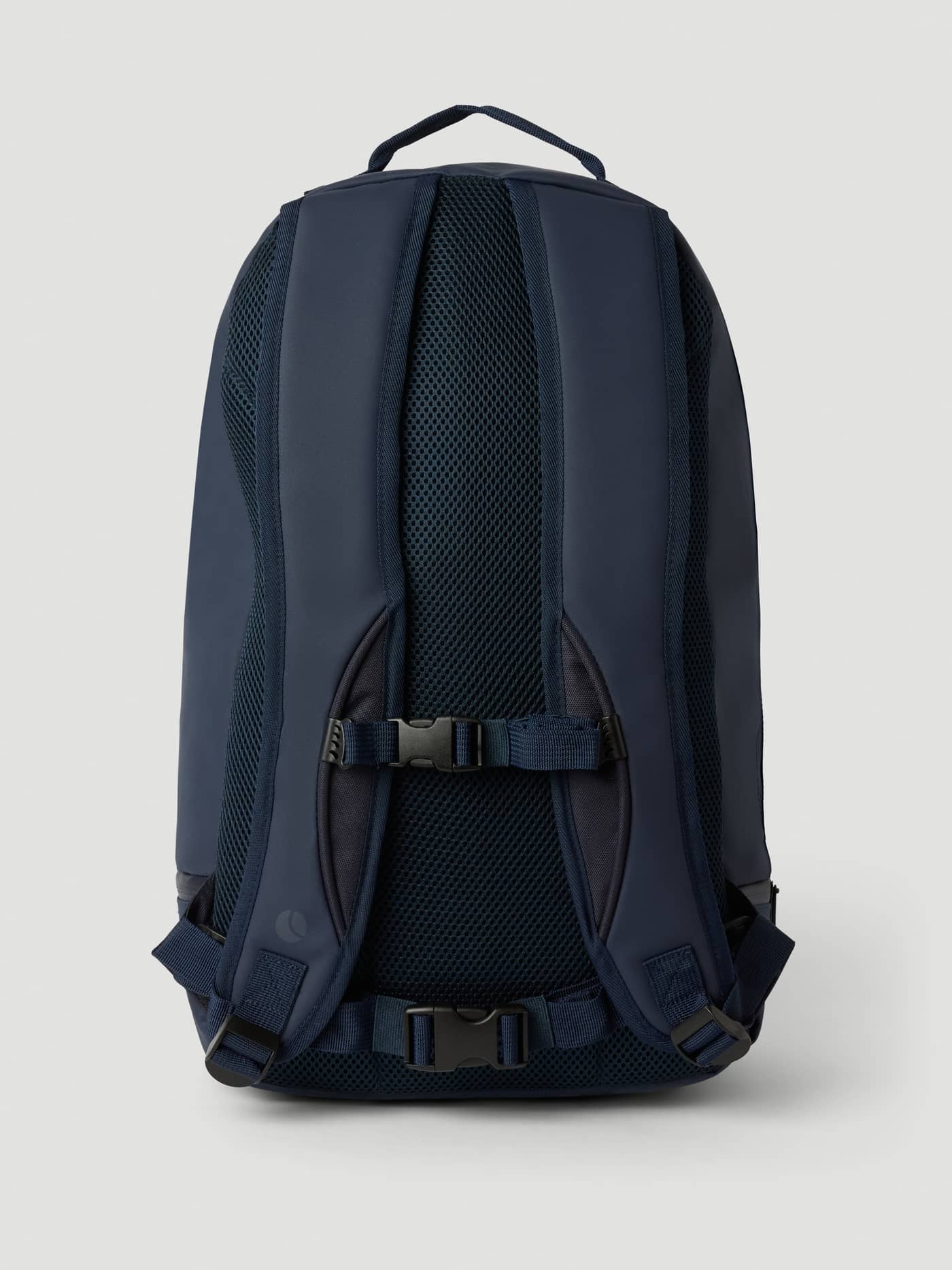 Back view of the Borg Duffle Backpack 28L in Night sky (Navy) featuring a mesh back panel and adjustable training straps. - Image 2