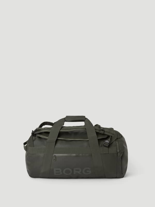 Borg Duffle Bag 35L i Forest Night (Grön) i ett slitstarkt vattenavvisande material med en matchande logotyp.