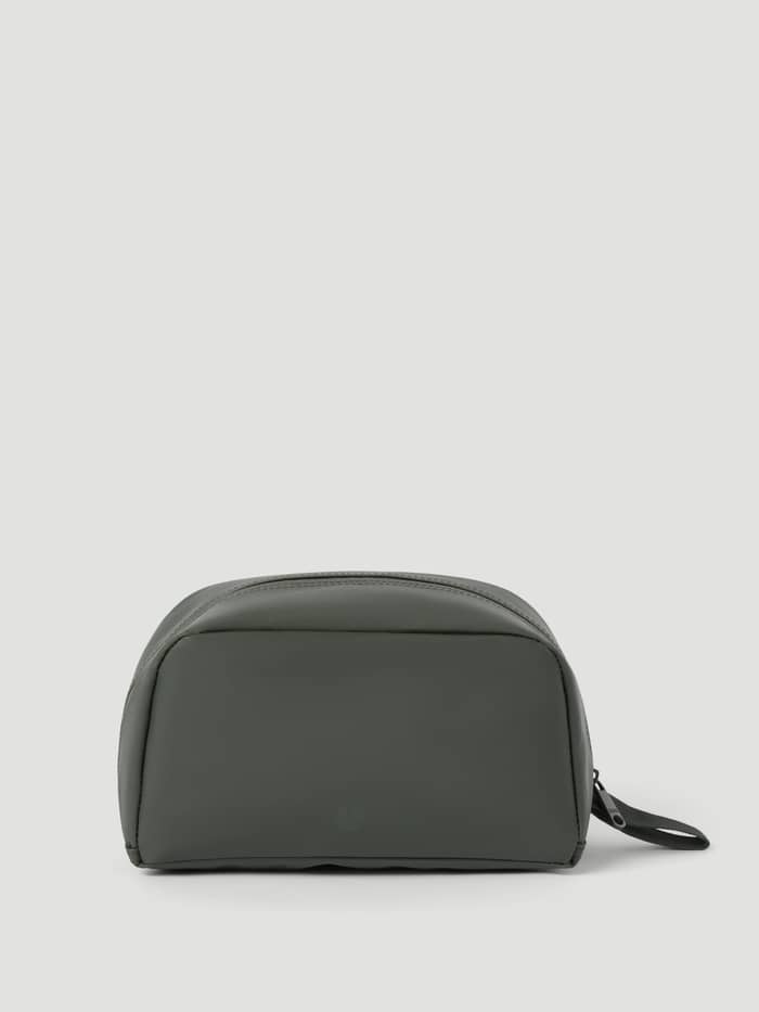 Borg Duffle Wash Bag in Forest Night (Groen), een toilettas voor training met een rubberachtige textuur en een donker logo. - Image 2
