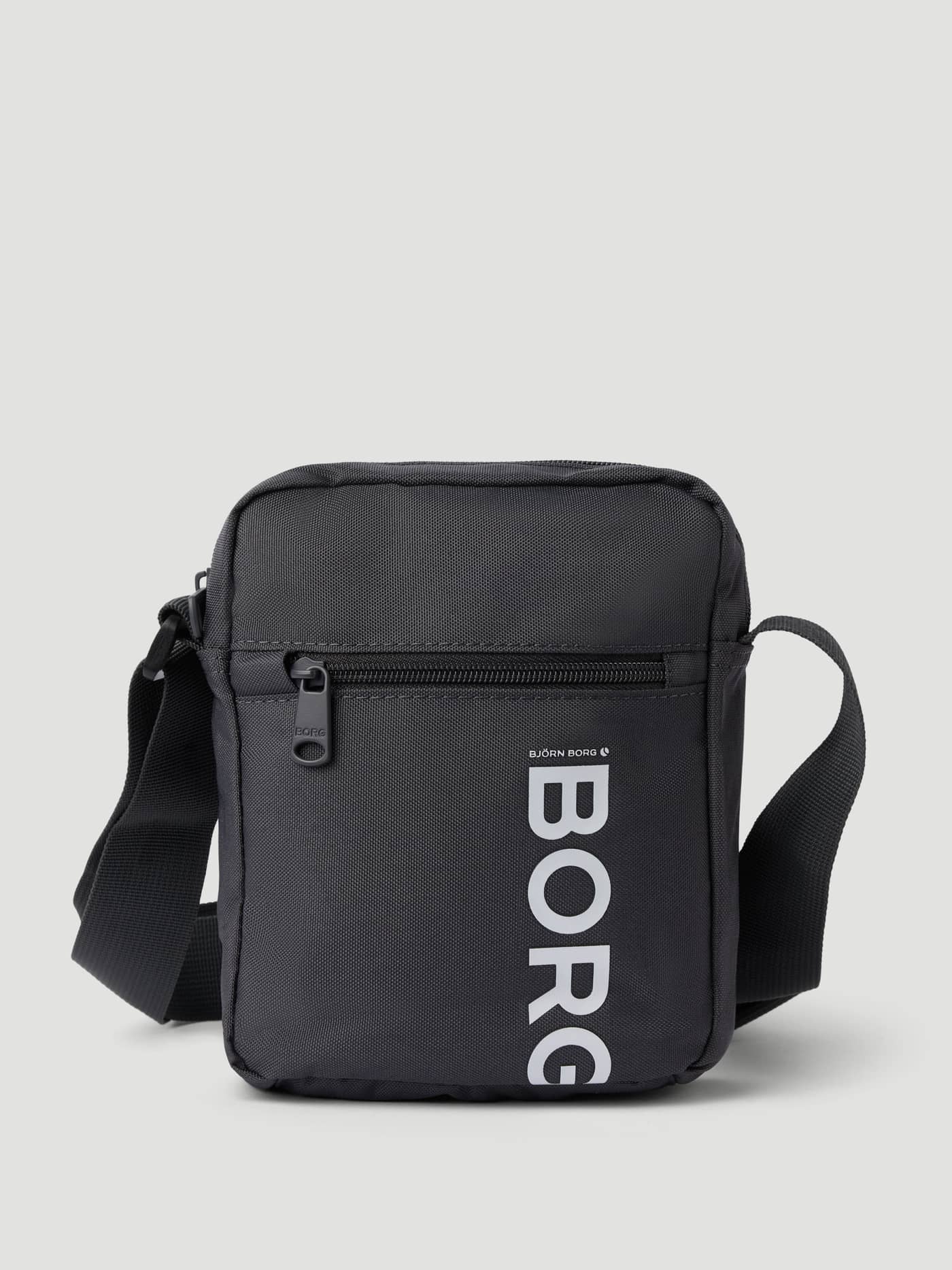 Björn Borg Core Crossover Bag 1,7L in Asphalt (Grijs) met een wit BORG-logo van gerecycled polyester, vooraanzicht. - Image 1