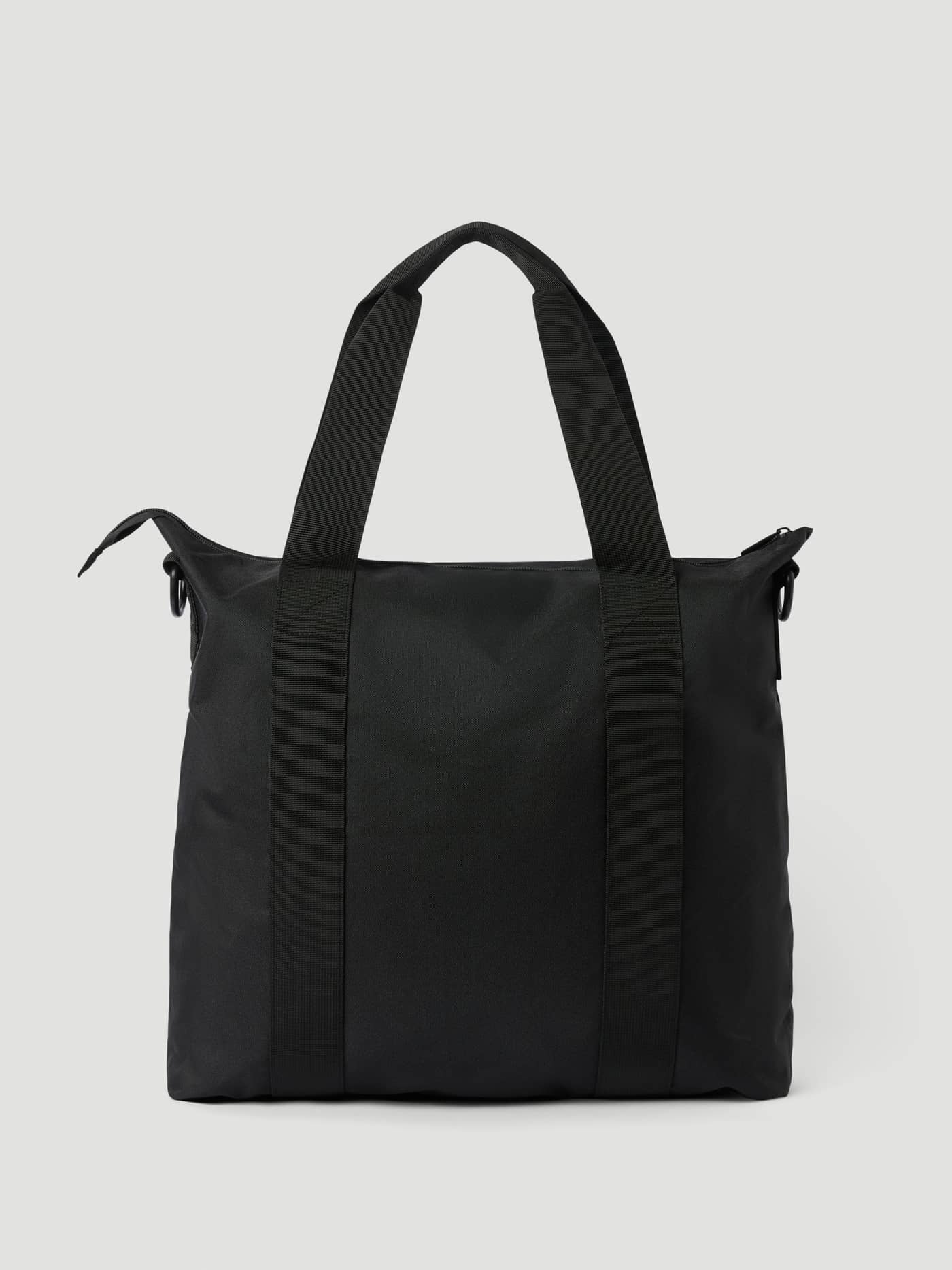 Front view of the Björn Borg Core Tote Bag 23L in Black Beauty (Black), crafted from durable recycled polyester. - Image 2
