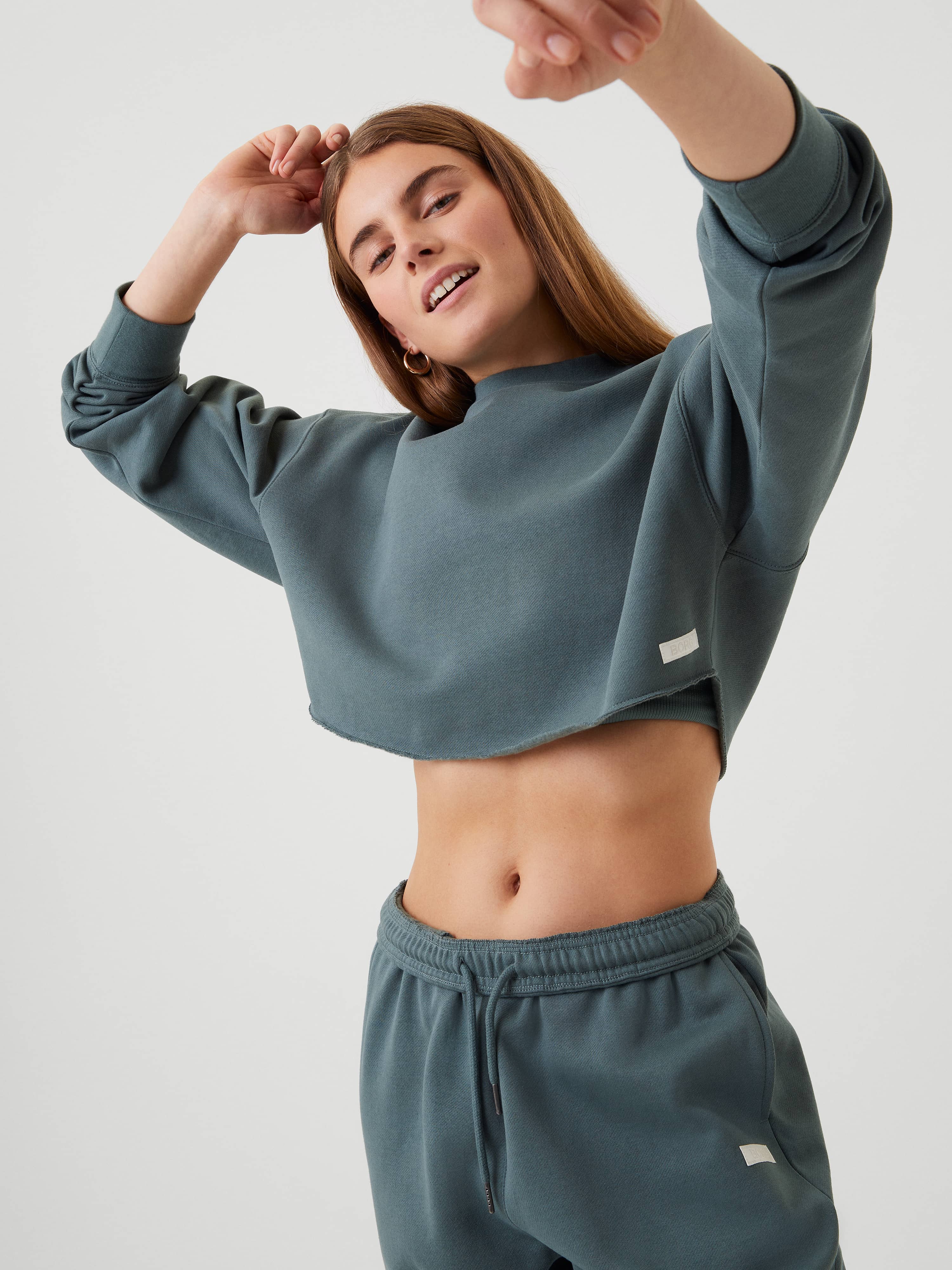 Studio Oversized Cropped Crew - Women - Balsam Green | Björn Borg