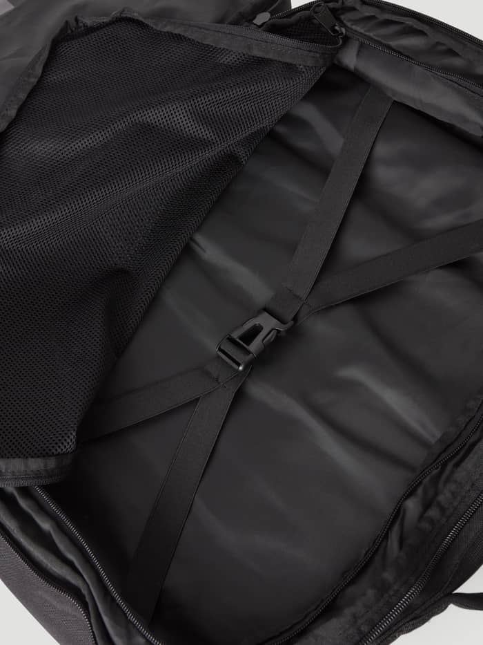 Borg Travel Backpack L - 35L in Mountain View (Groen) van TPE-gecoat polyester met mesh-vak, binnenaanzicht. - Image 3