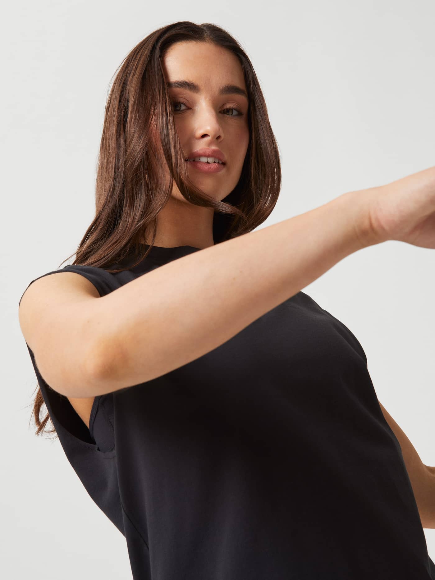Björn Borg Studio Loose Fit Tank in Black Beauty (Zwart) voor dames met een stijlvolle wijde pasvorm voor training. - Image 5