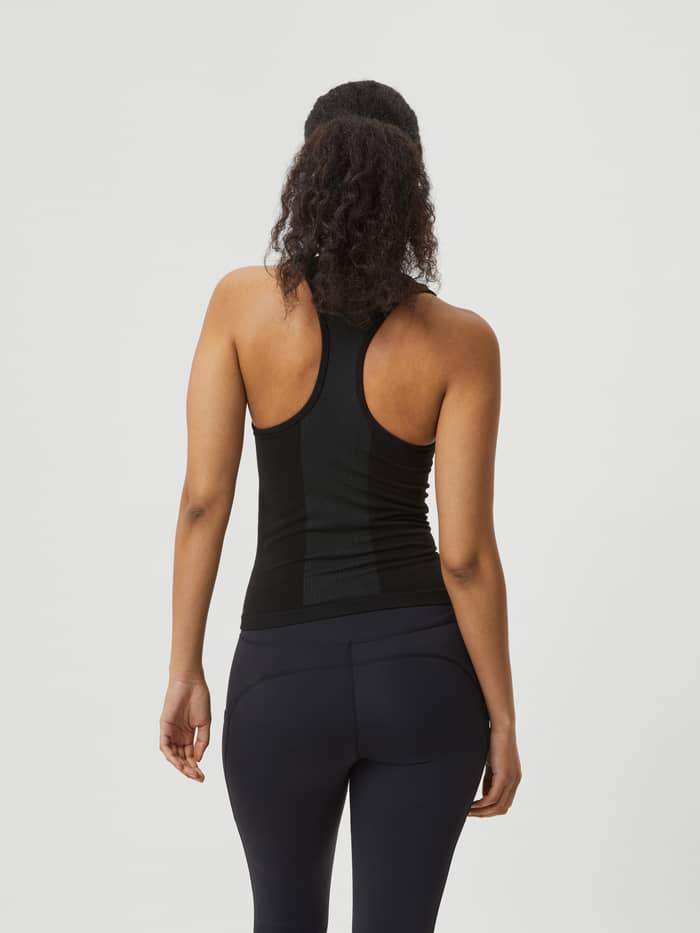 Vue de dos du Borg Running Seamless Tank en Black Beauty (Noir) avec dos nageur, conçu pour le running. - Image 2