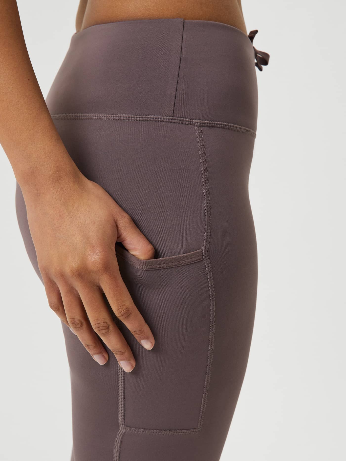 Borg Running Tights i Sparrow (Brun) med funksjonell sidelomme og tettsittende passform for optimal løping. - Image 5