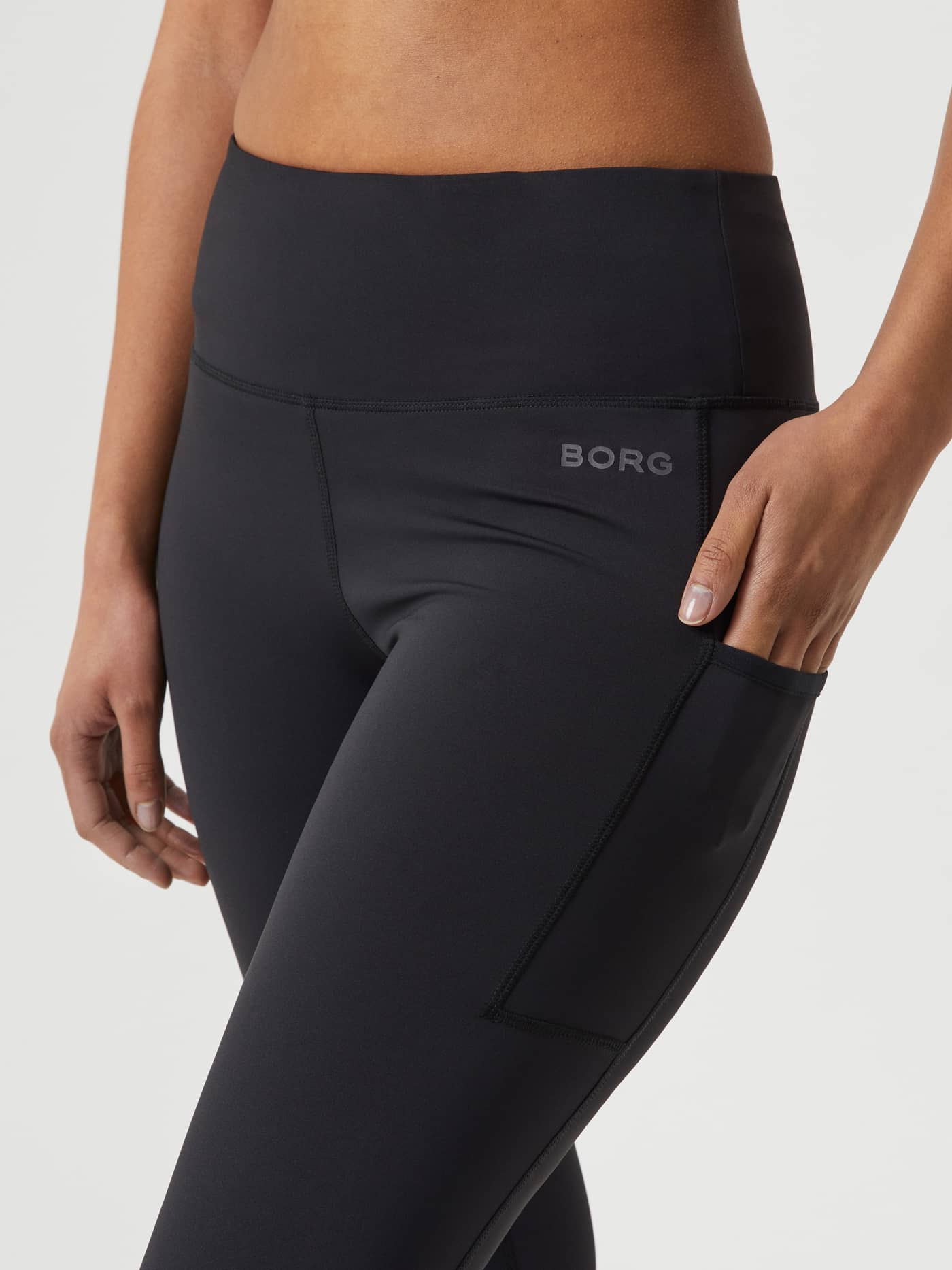 Borg Running Tights i Black Beauty (Svart) til dame med sidelomme, ton-i-ton logo og slim-fit passform til løping. - Image 4