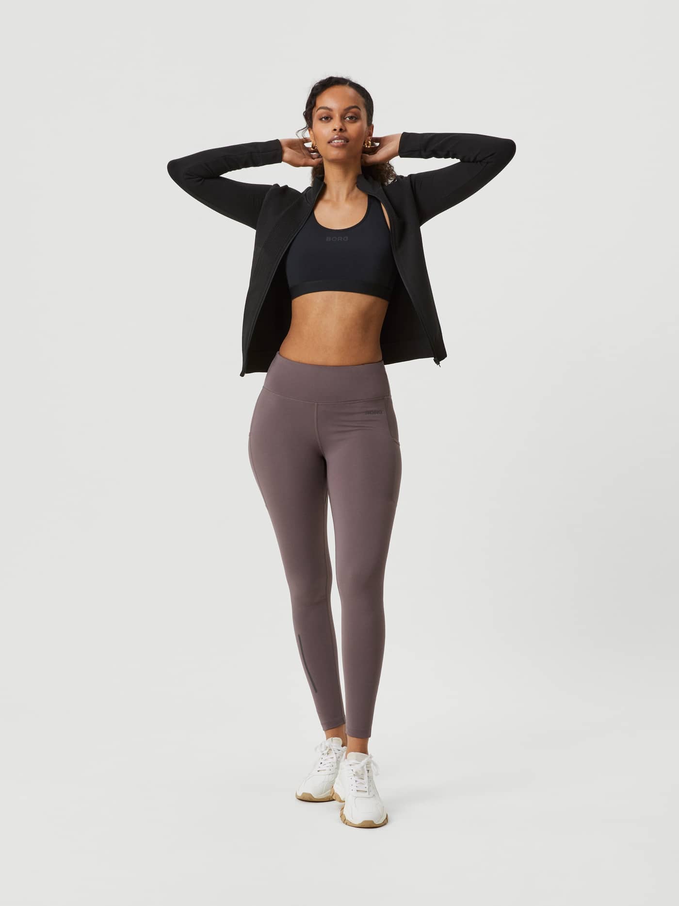 Helfigur sett forfra av Borg Running Tights i Sparrow (Brun), en slim-fit treningstights til løping og trening. - Image 2