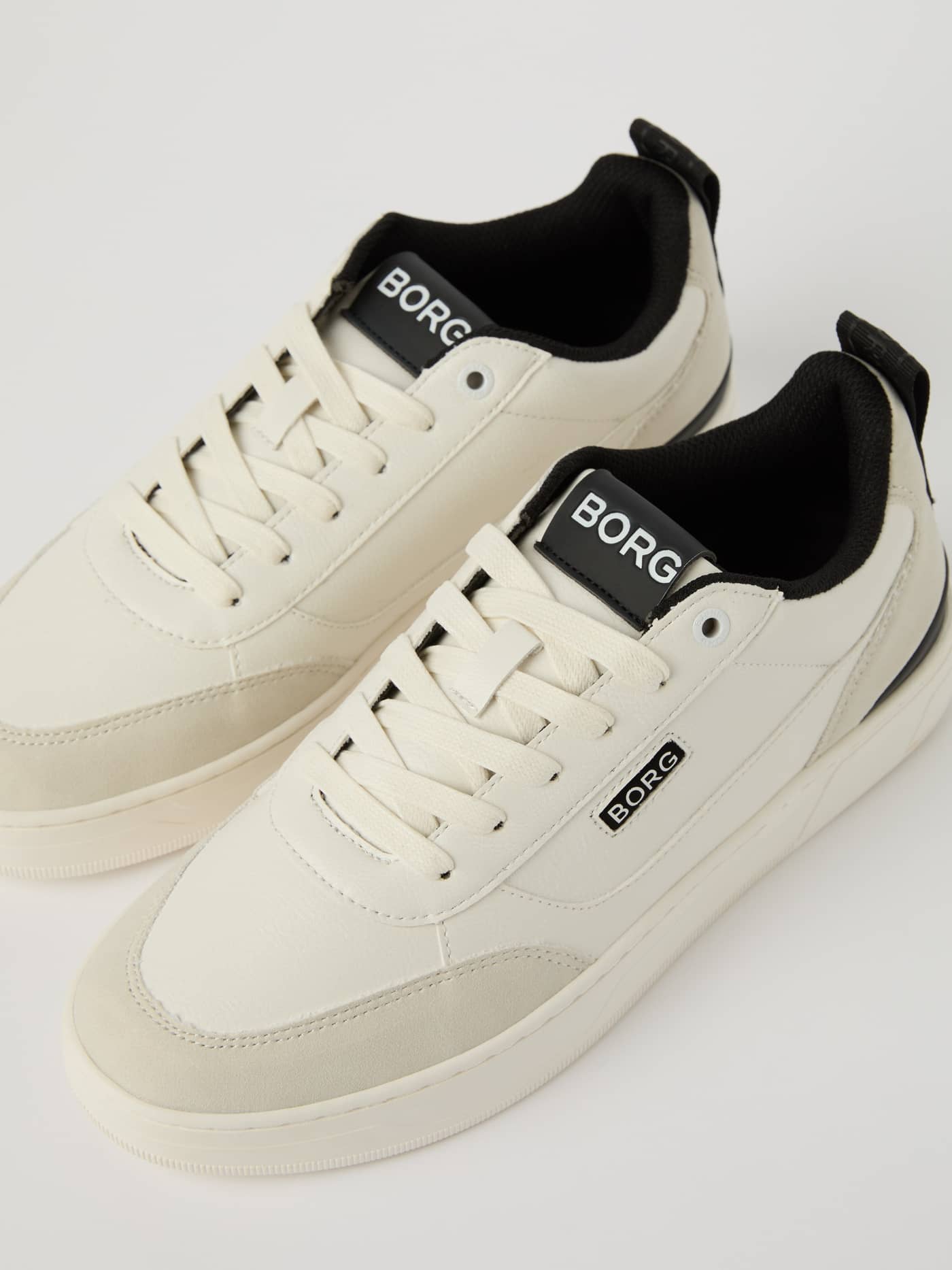 White Men’s Sneakers T1055 in synthetic leather featuring tennis style, beige accents, and black BORG logo details. - Image 1