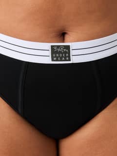 Détail du Core Original High Waist Brief 2-pack Noir en coton bio avec logo noir sur l'élastique blanc. - Image 11