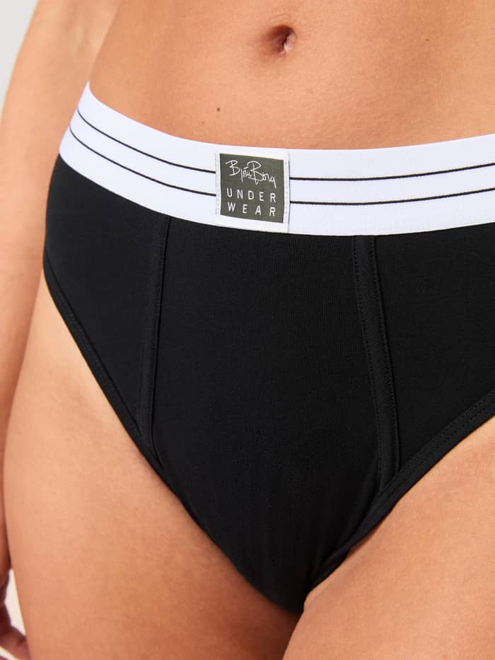 Gedetailleerde close-up van de zwarte Core Original High Waist Brief 2-pack van stretchkatoen met witte logotailleband. - Image 4