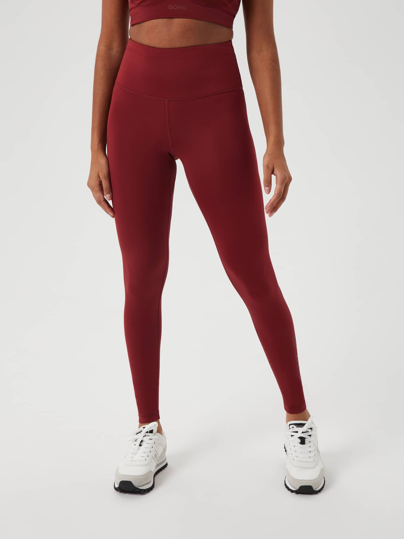 Vue de face du Borg Logo Tights en Pomegranate (Rouge) à taille haute pour un maintien optimal lors de l'entraînement. - Image 2