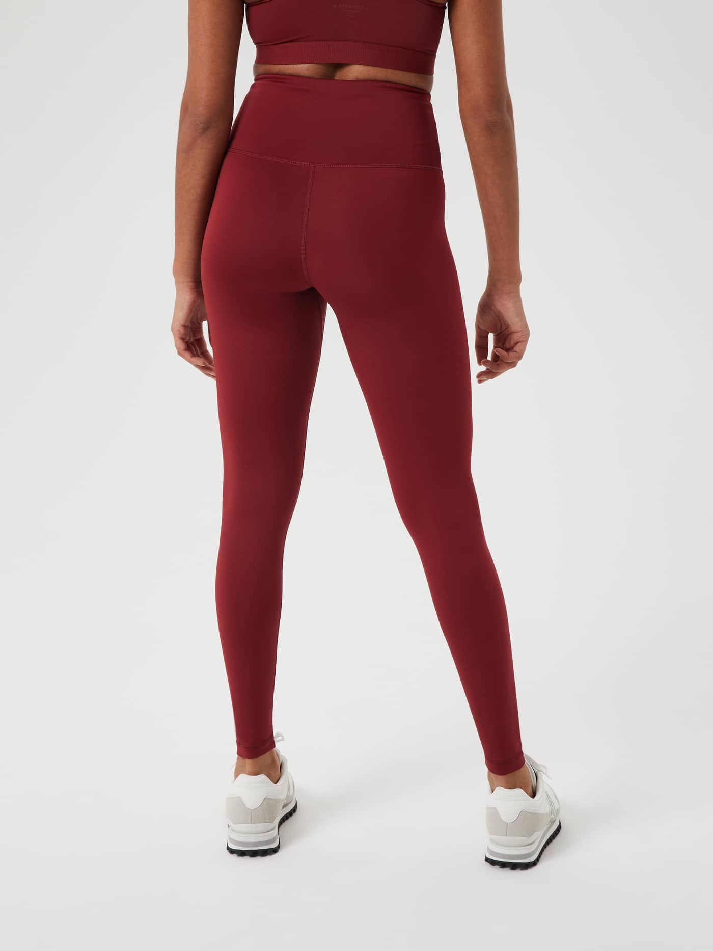 Vue de dos du Borg Logo Tights à taille haute en Pomegranate (Rouge), offrant un maintien optimal pour le training. - Image 3