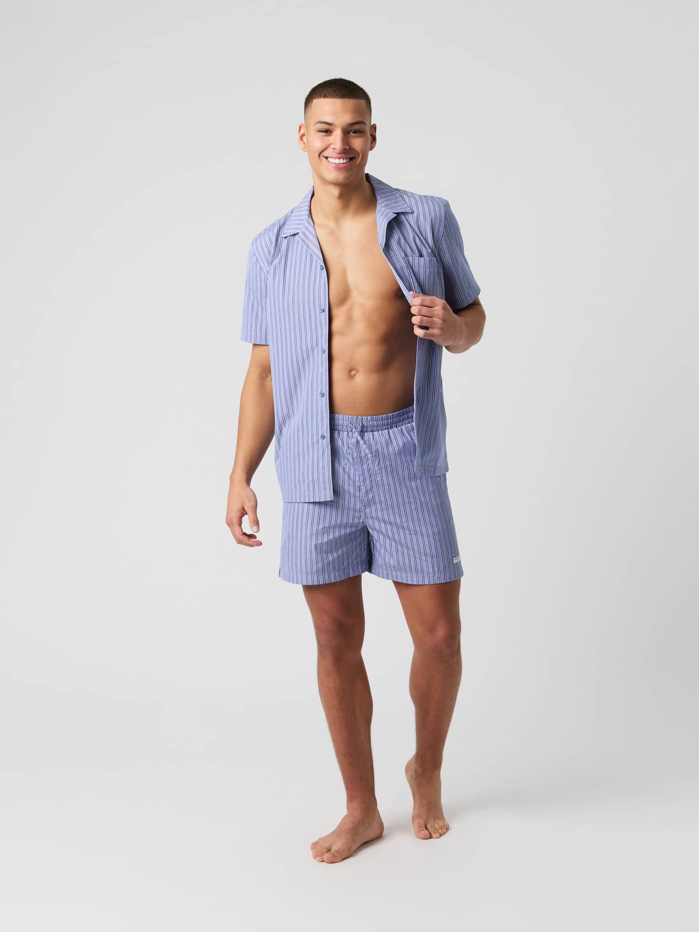Gestreept Thomas Mason Shortsleeve Pyjama Shirt in Country Blue (Blauw) van stijlvol Italiaans katoen voor heren. - Image 3
