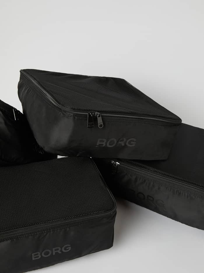 Borg Travel Garment Cases in Black Beauty (Zwart) met mesh ventilatiepanelen en een tonaal logo, gestapeld. - Image 4