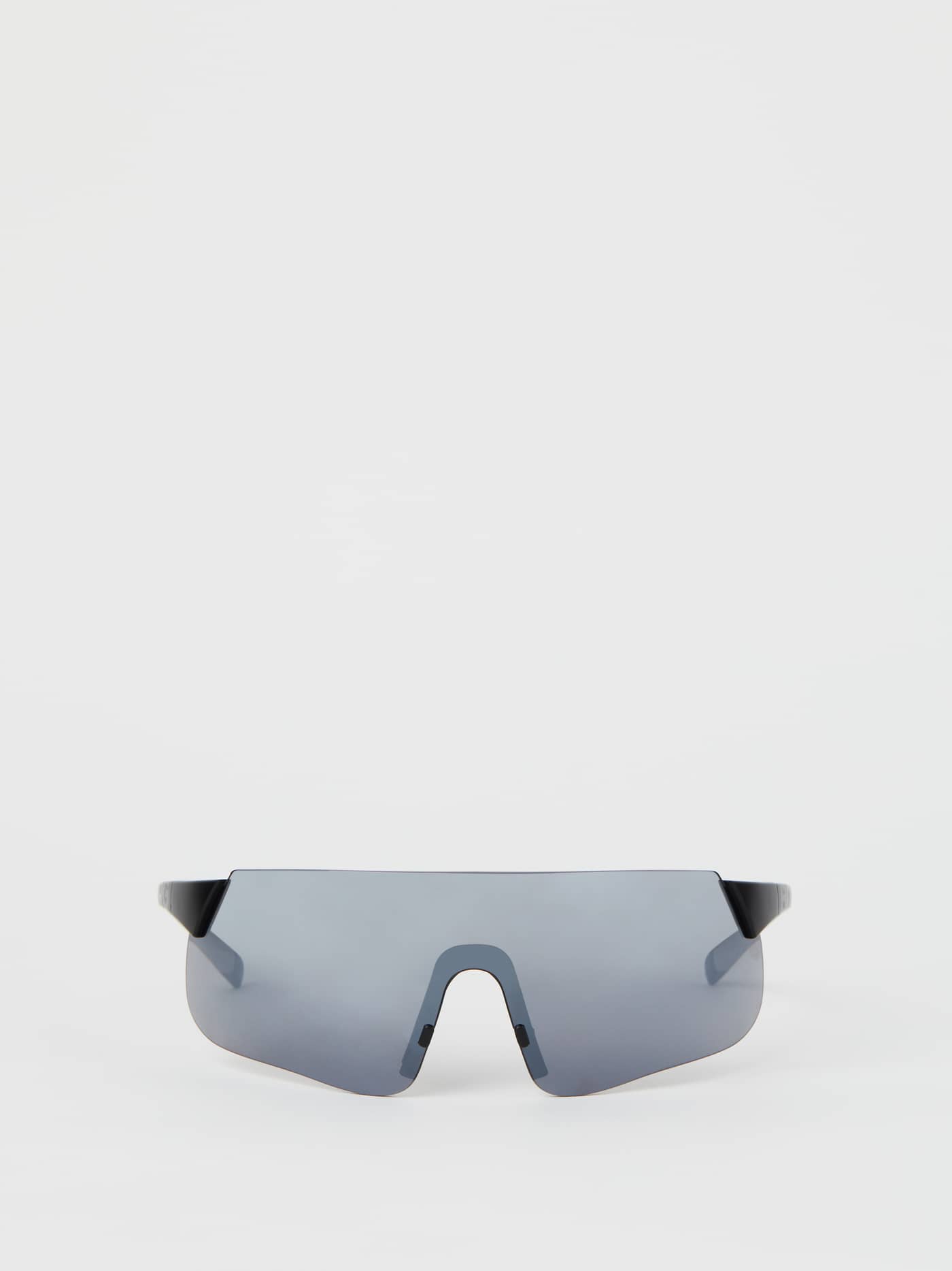 Front view of the Björn Borg Running Sunglasses in Black featuring a lightweight shield lens designed for running. - Image 3