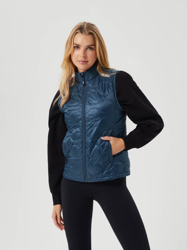 Borg Down Liner Vest för dam i Midnight Navy (Blå) med regular fit, vit logotyp och kviltad ripstop sedd framifrån.