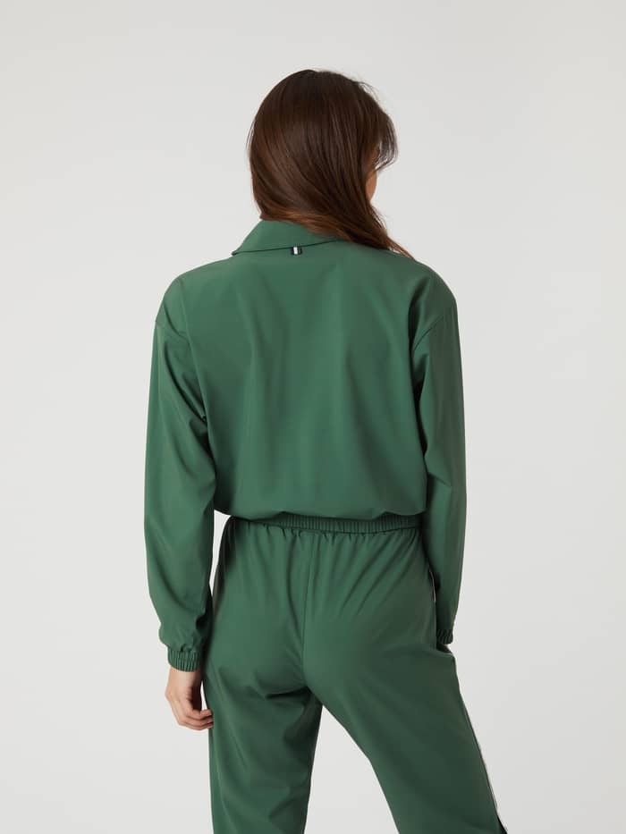 Rückansicht der Björn Borg Ace Woven Track Jacket in Cilantro (Grün), eine Sportjacke mit regulärer Passform für Tennis. - Image 2