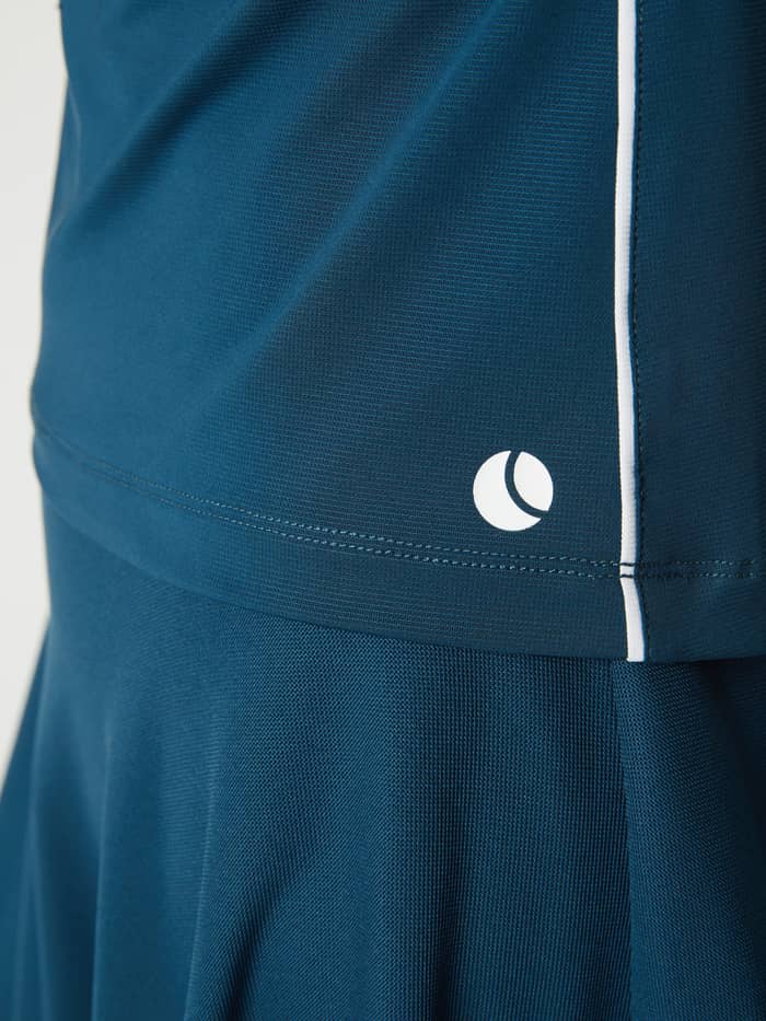 Ace V T-Shirt voor dames in Moonlit Ocean (Blauw) met een wit tennisballogo en gerecycled polyester voor tennis. - Image 4