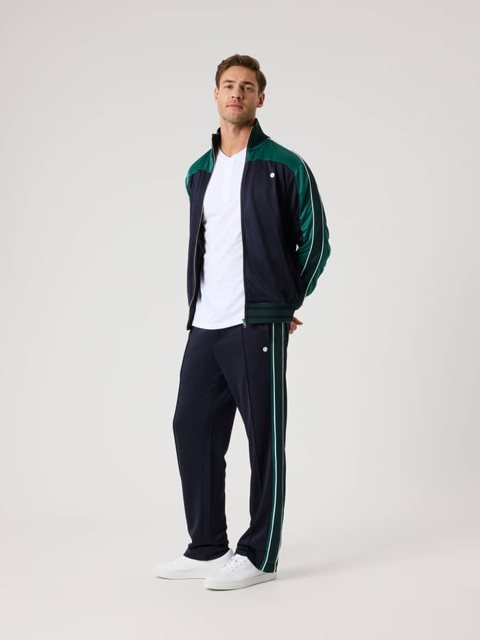 Björn Borg Ace Retro Track Pants in Night sky (Marineblauw) in een totaalbeeld voor een sportieve tennislook. - Image 3