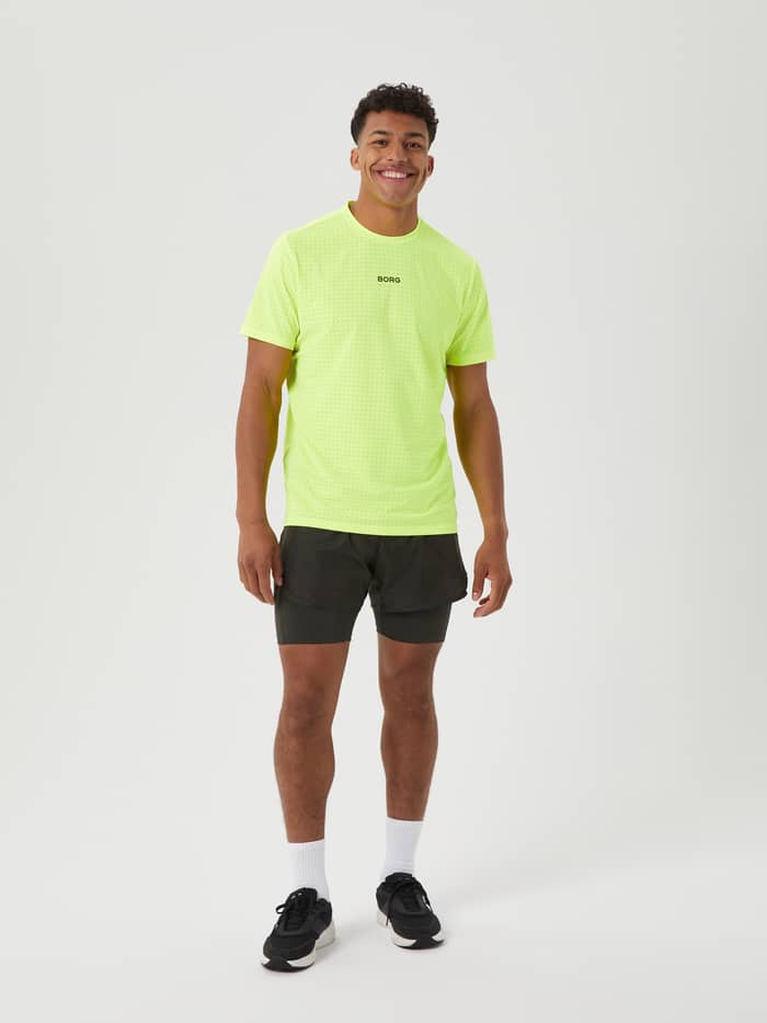Borg Running Perforated T-Shirt i Safety Yellow (Gul) set forfra i åndbart materiale med sort logo til løb.