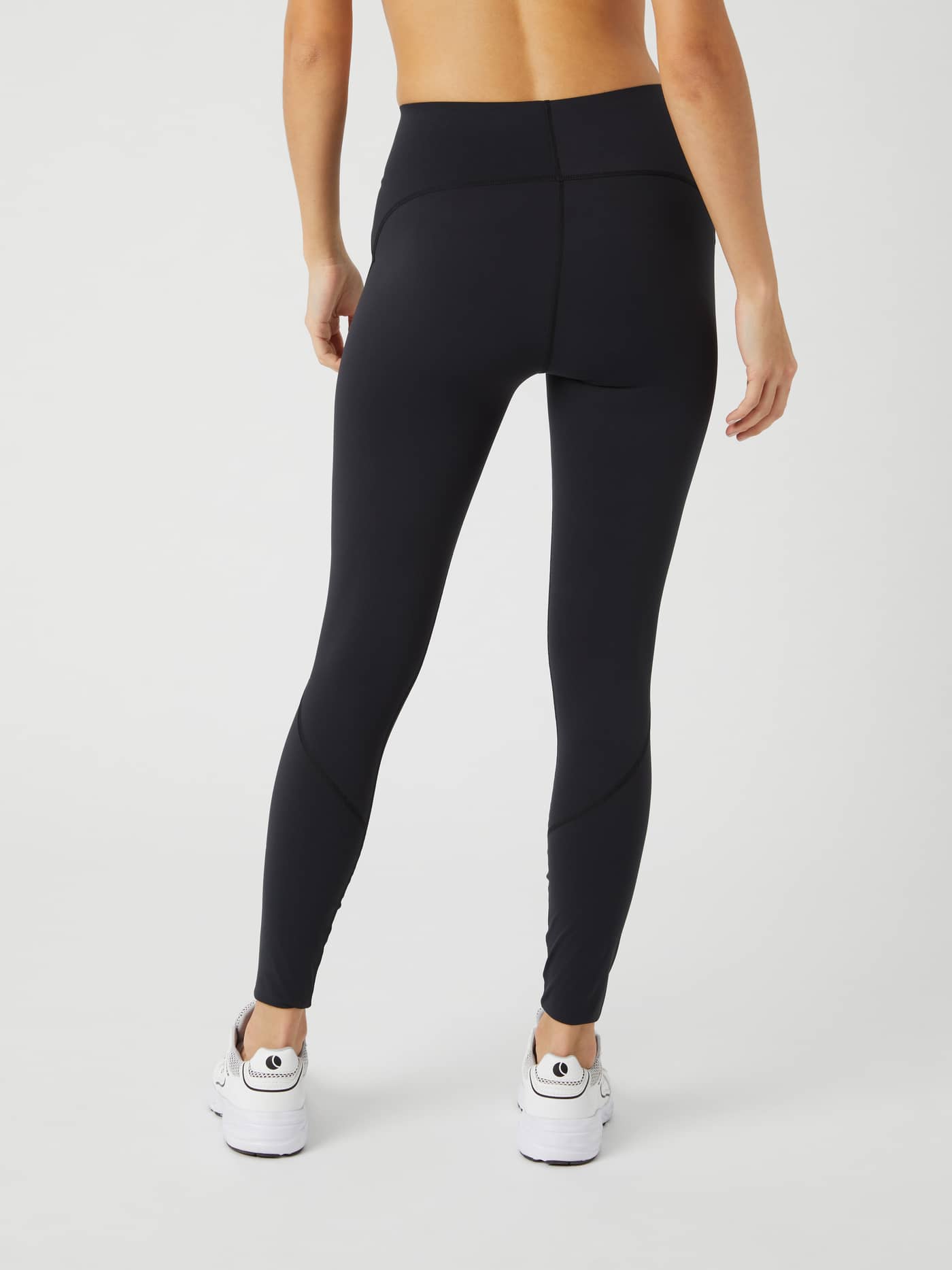 Borg Sleek Tights i Black Beauty (Svart) sedda bakifrån på en modell, med hög midja och smal passform för träning. - Image 4