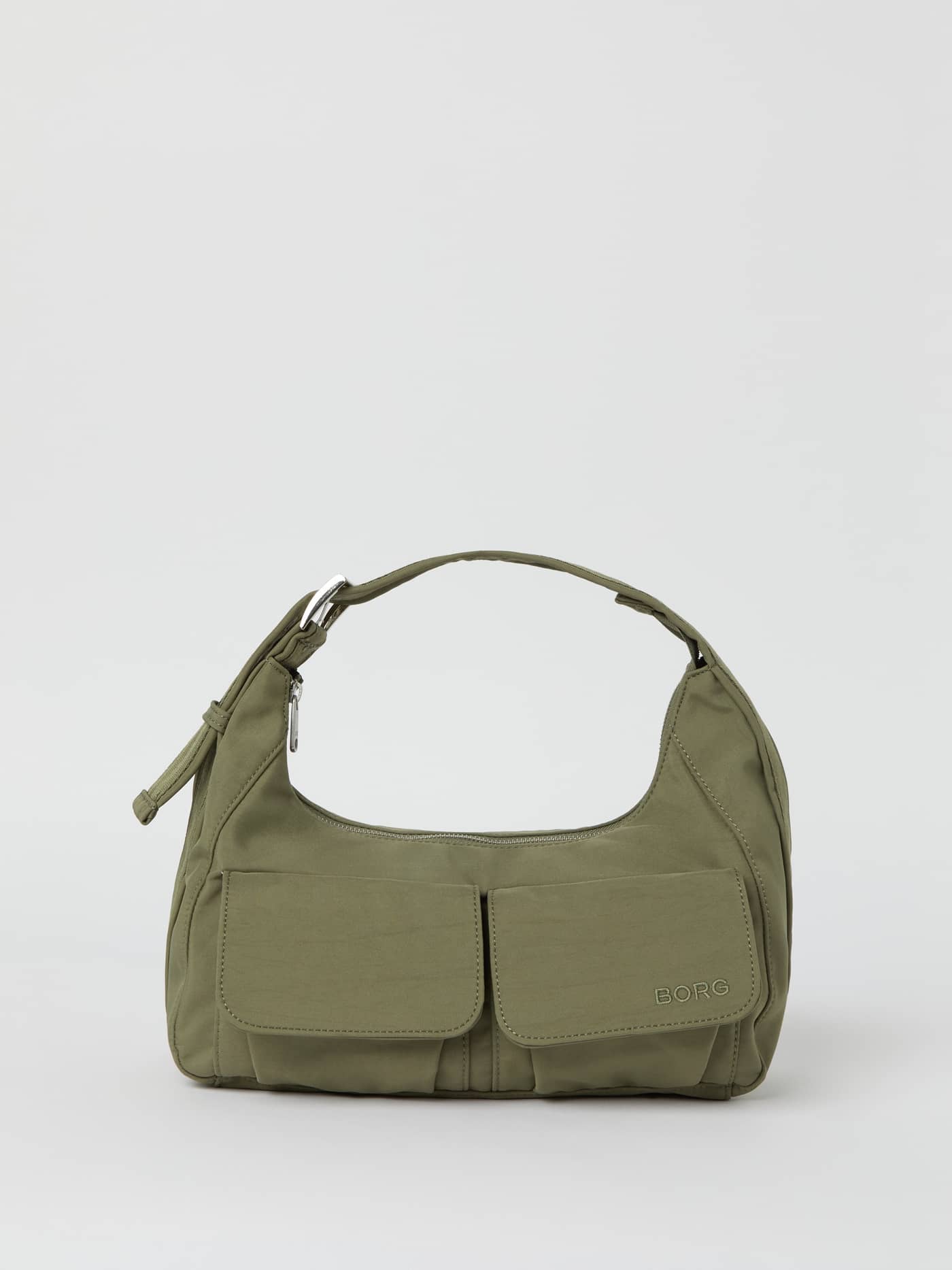Borg Cargo Shoulder Bag in Vetiver (Groen) van gerecycled polyamide met cargovakken, getoond in vooraanzicht. - Image 2
