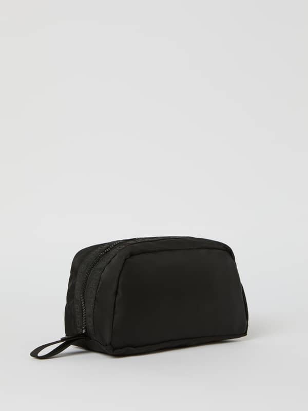Side view of the Borg Classic Toilet Case in Black Beauty (Black) with a black branded zipper tape and side handle.
