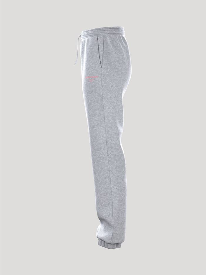 Borg Essential 1 Pants i Light Grey Melange (Grå) set fra siden med en løs pasform og et lyserødt logo. - Image 4