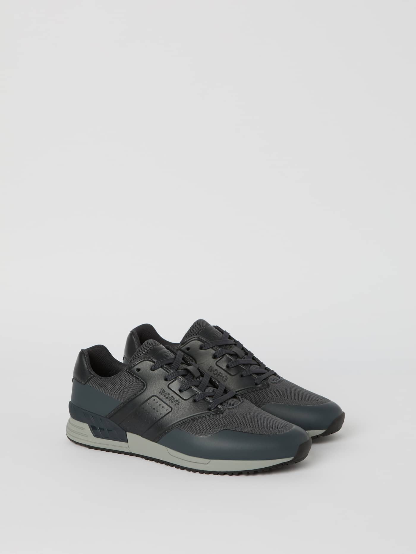 Men's Match Sneakers in Navy van ademend mesh en synthetisch leer met een donker logo voor hardloopprestaties. - Image 1