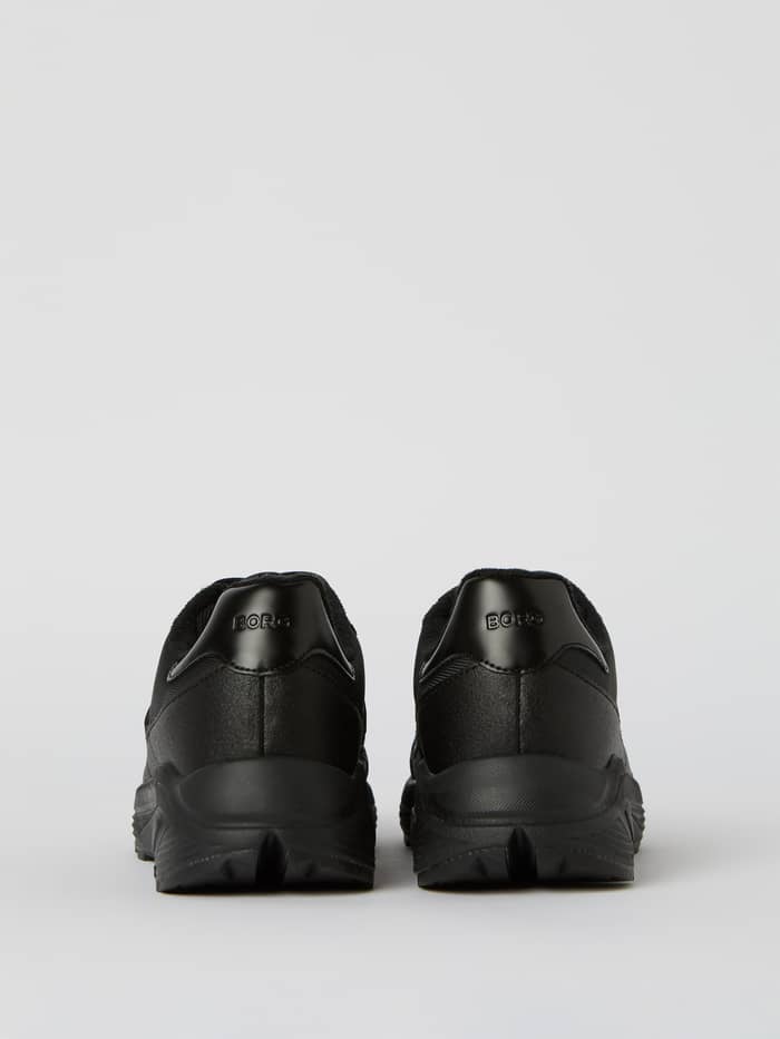 Zwarte Women's Sneakers R1300 Runner Low met een dikke rubberen zool en hiellabels met logo, achteraanzicht. - Image 2