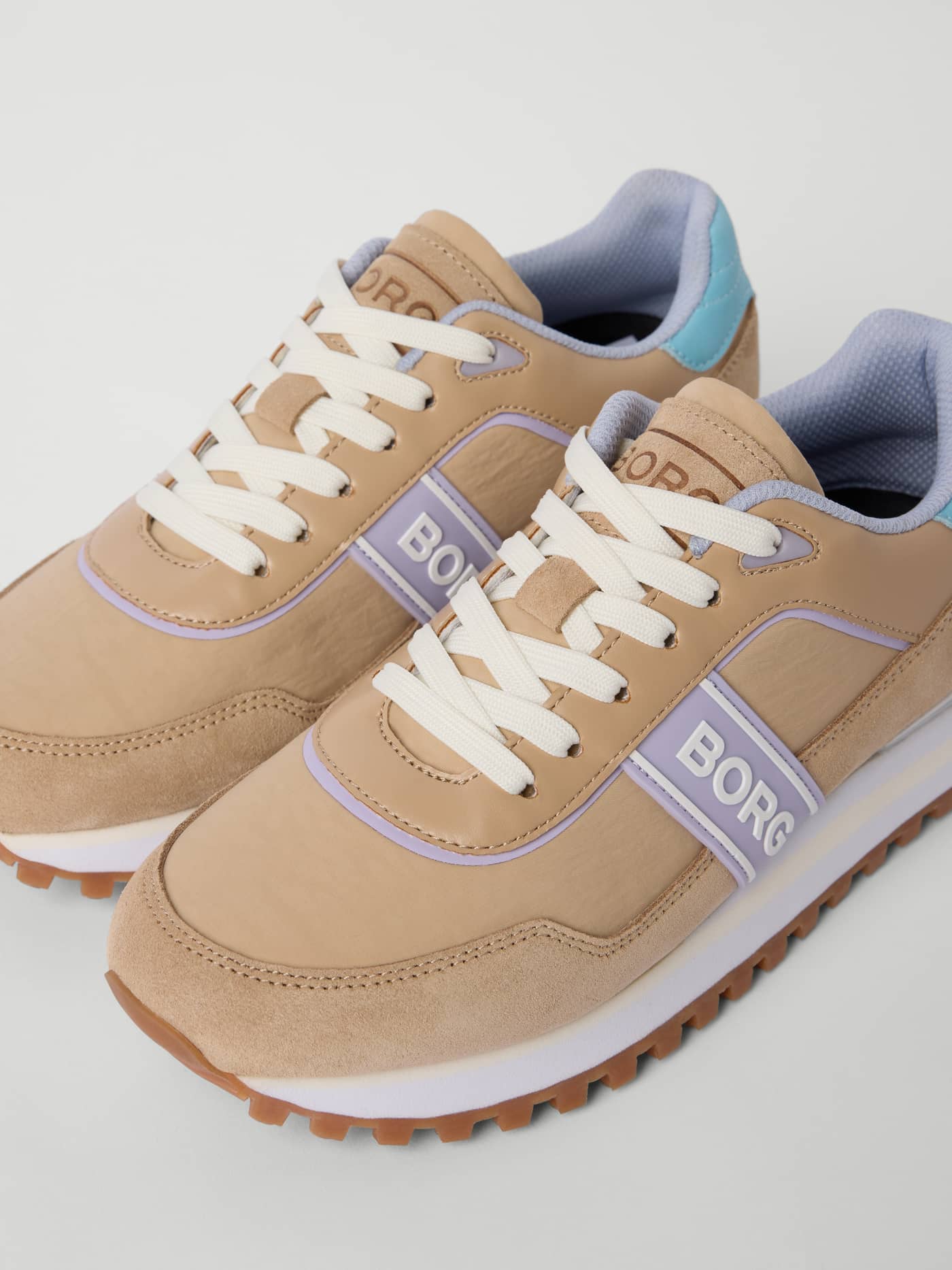 Beige Women's Dash Sneakers van synthetisch leer met een stijlvolle pasvorm en op running geïnspireerde noppenzool. - Image 2