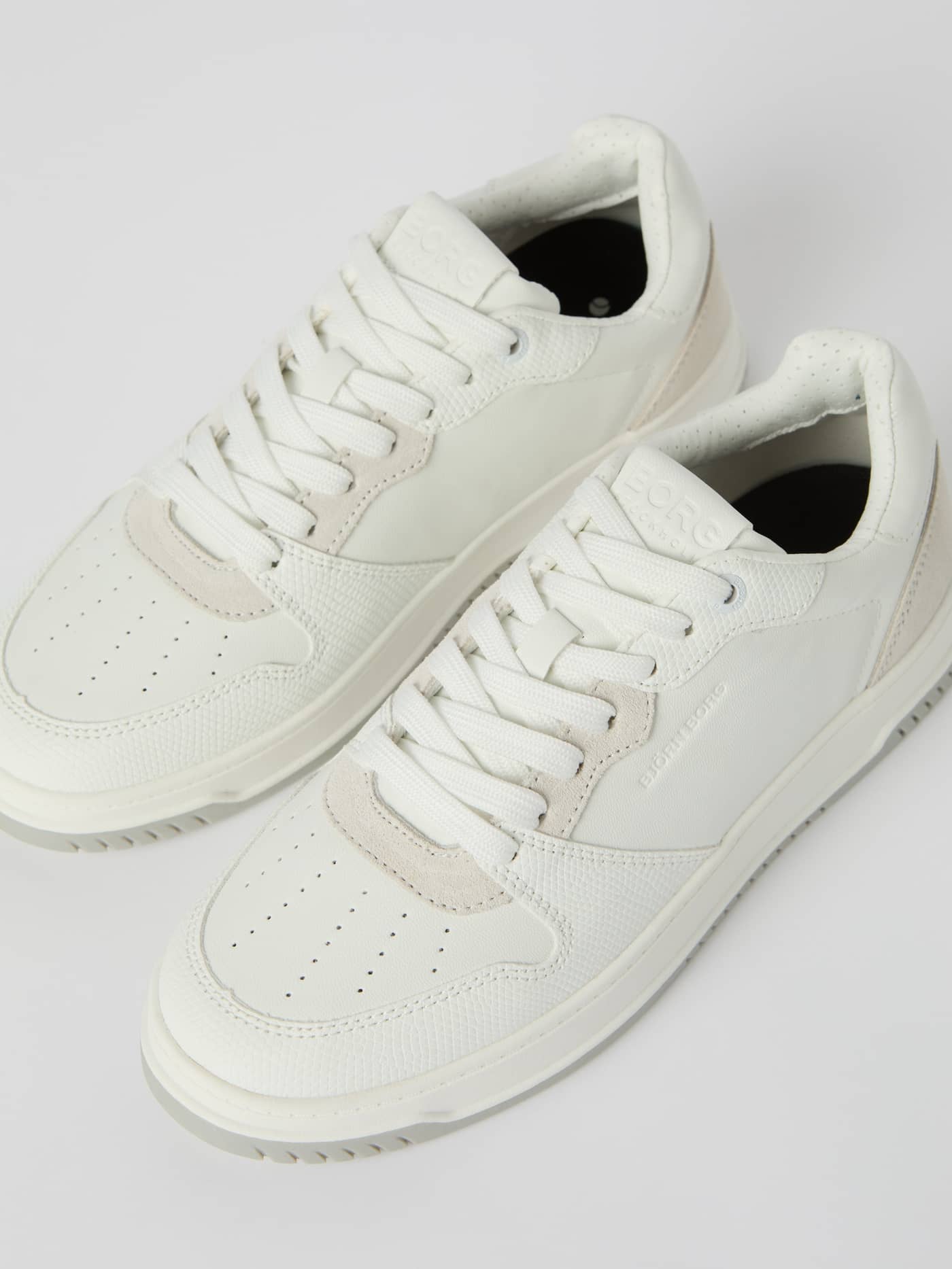 Women's Sneakers T2700 Tennis Low in Weiß aus Kunstleder und Wildleder mit einer stylischen Low-Top-Passform. - Image 3