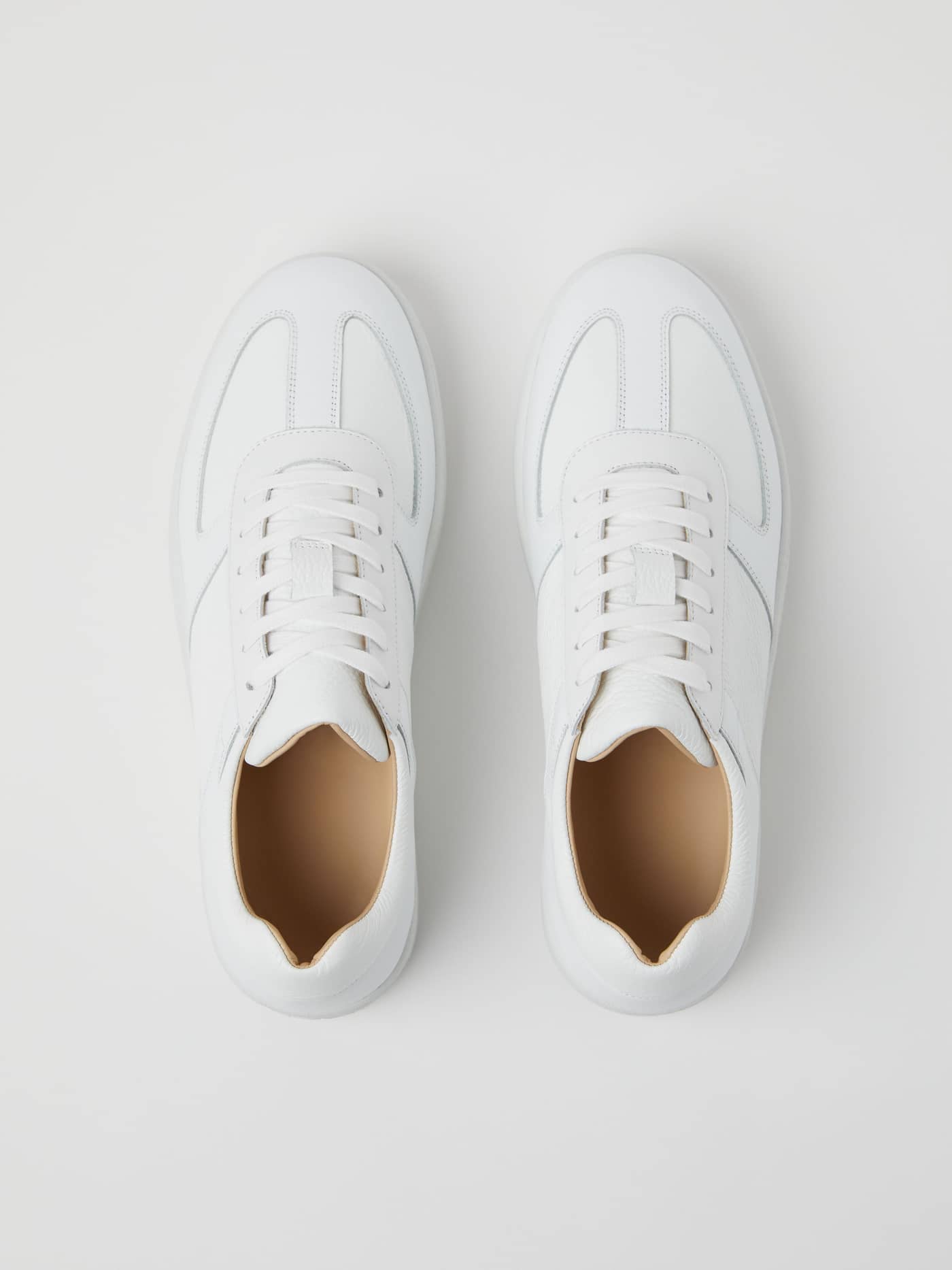 Draufsicht der Båstad - Myrqvist x Björn Borg - White Sneakers in Weiß, handgefertigt aus hochwertigem Kalbsleder. - Image 1