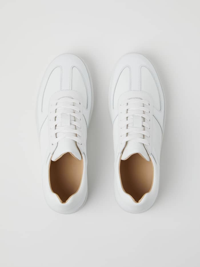 Vue de dessus des sneakers Båstad - Myrqvist x Björn Borg - White en cuir de veau blanc au style artisanal raffiné.