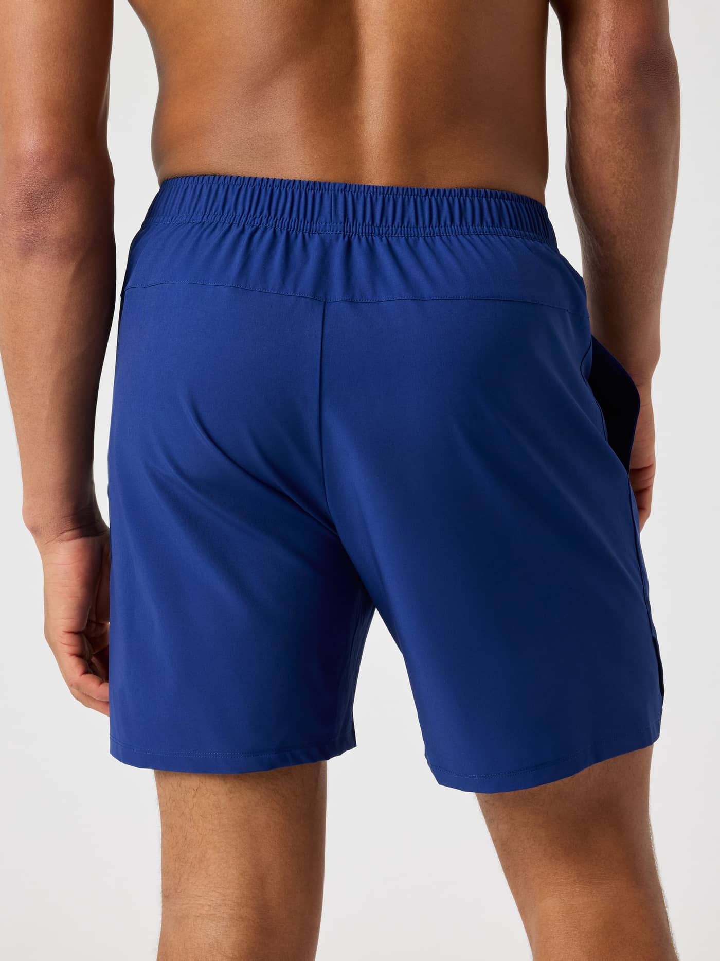 Rückansicht der Björn Borg Ace Racquet Shorts 7 Inch in Blue Depths (Blau) für funktionale Tennis-Performance. - Image 2