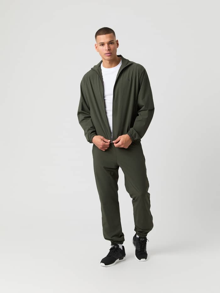 Björn Borg Ace Track Jacket in Peat (Groen) met een oversized pasvorm voor tennisstijl en functie, in vooraanzicht. - Image 3