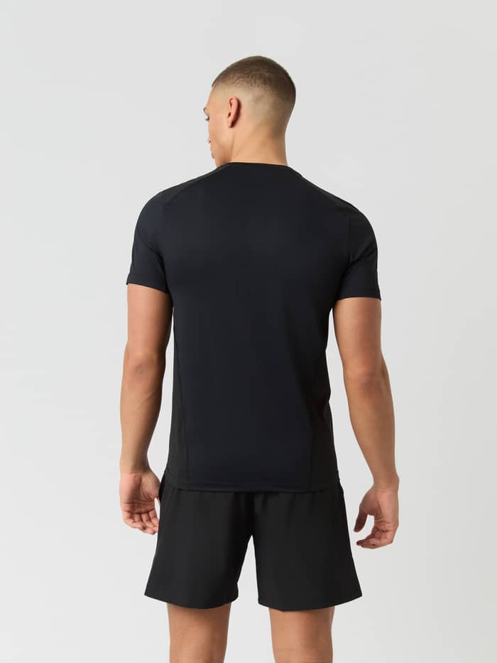 Björn Borg Ace Mesh Panel T-Shirt voor heren in Black Beauty (Zwart) in achteraanzicht voor tennisprestaties. - Image 2