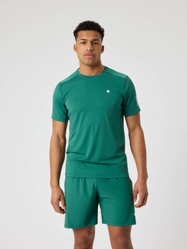 Ace Mesh Panel T-Shirt in Posy Green (Groen) voor heren in vooraanzicht voor functionele tennisprestaties.