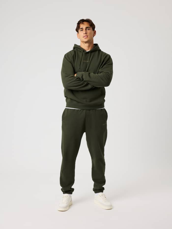 Borg Classic Hoodie in Rosin (Groen) van zacht katoen voor herstel en training, getoond in een volledig vooraanzicht. - Image 3