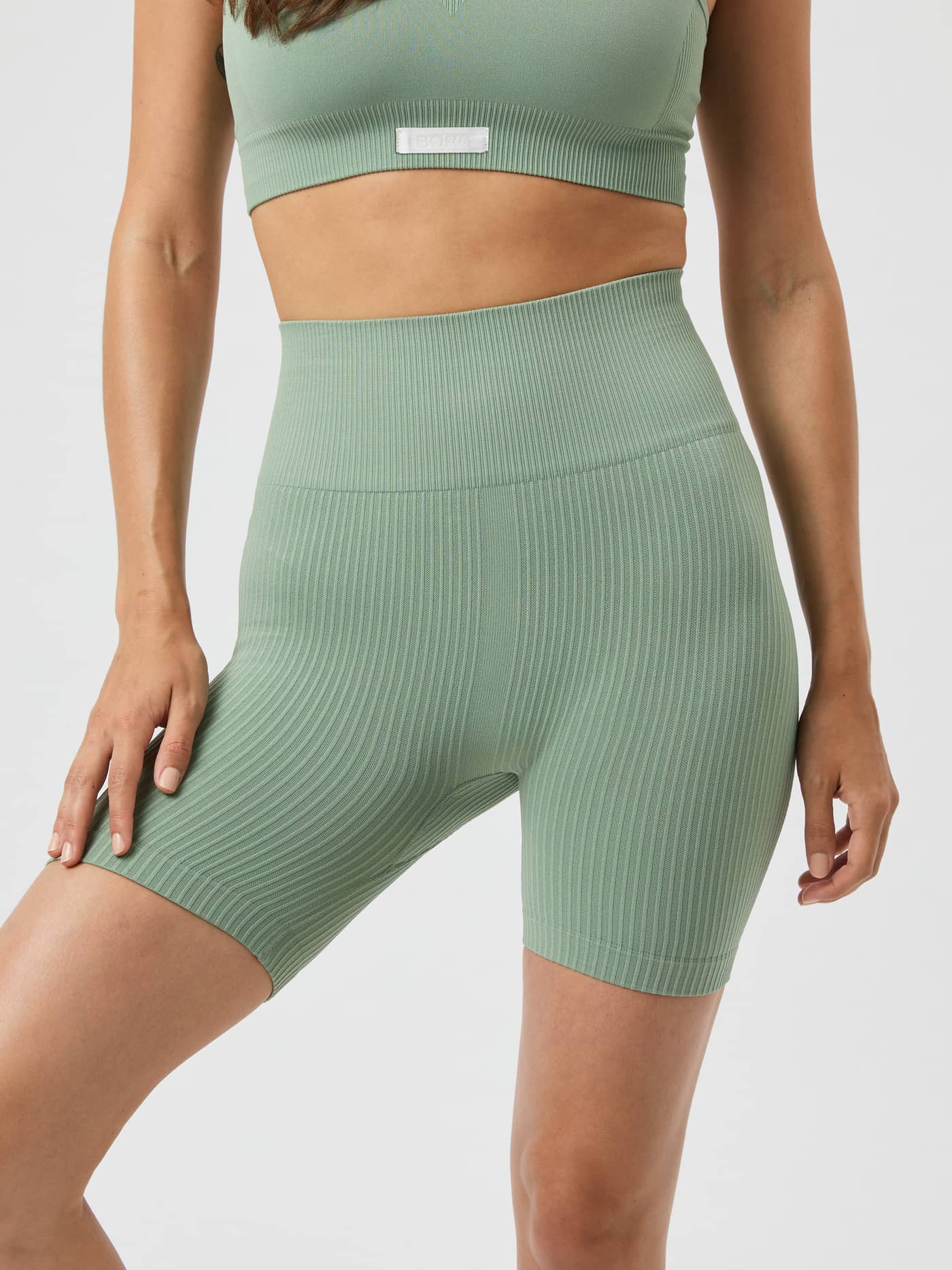 Björn Borg Studio Seamless Ribbed Shorts in Lily Pad (Grün) mit hoher Taille und nahtlosem Rippstrick für das Training. - Image 3