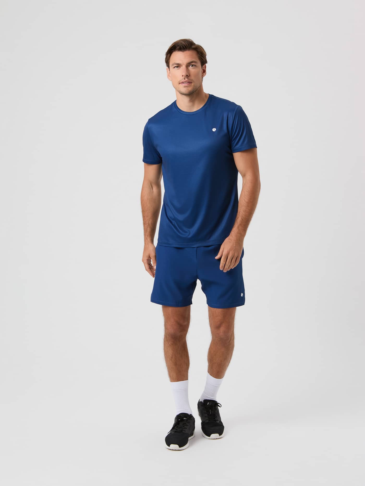 Front view of a model wearing the Björn Borg Ace Light T-shirt in Estate Blue. - Image 3