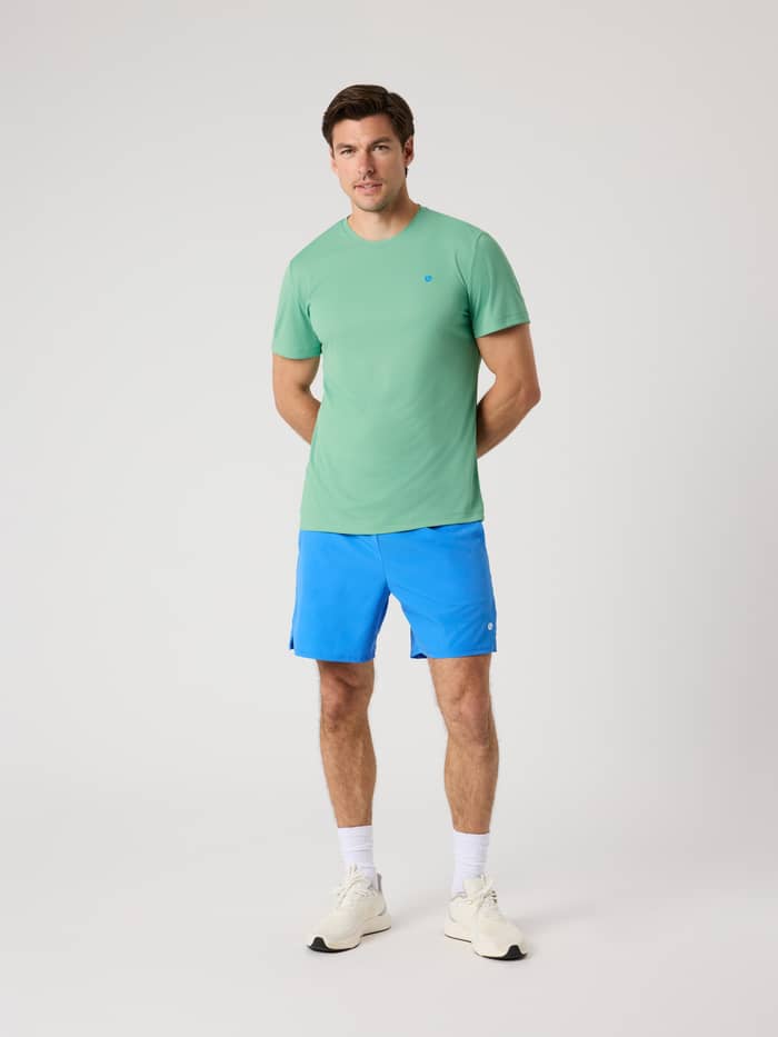 Ganzkörper-Vorderansicht des Ace Light T-Shirt in Malachite Green (Grün), atmungsaktives Herren-Funktionsshirt für Tennis. - Image 3
