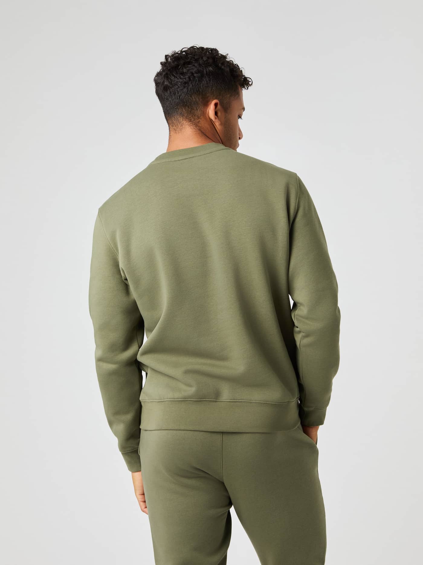 Achteraanzicht van de Björn Borg Centre Sweatshirt in Dusty Olive (Groen) voor een stijlvolle en functionele herenlook. - Image 3