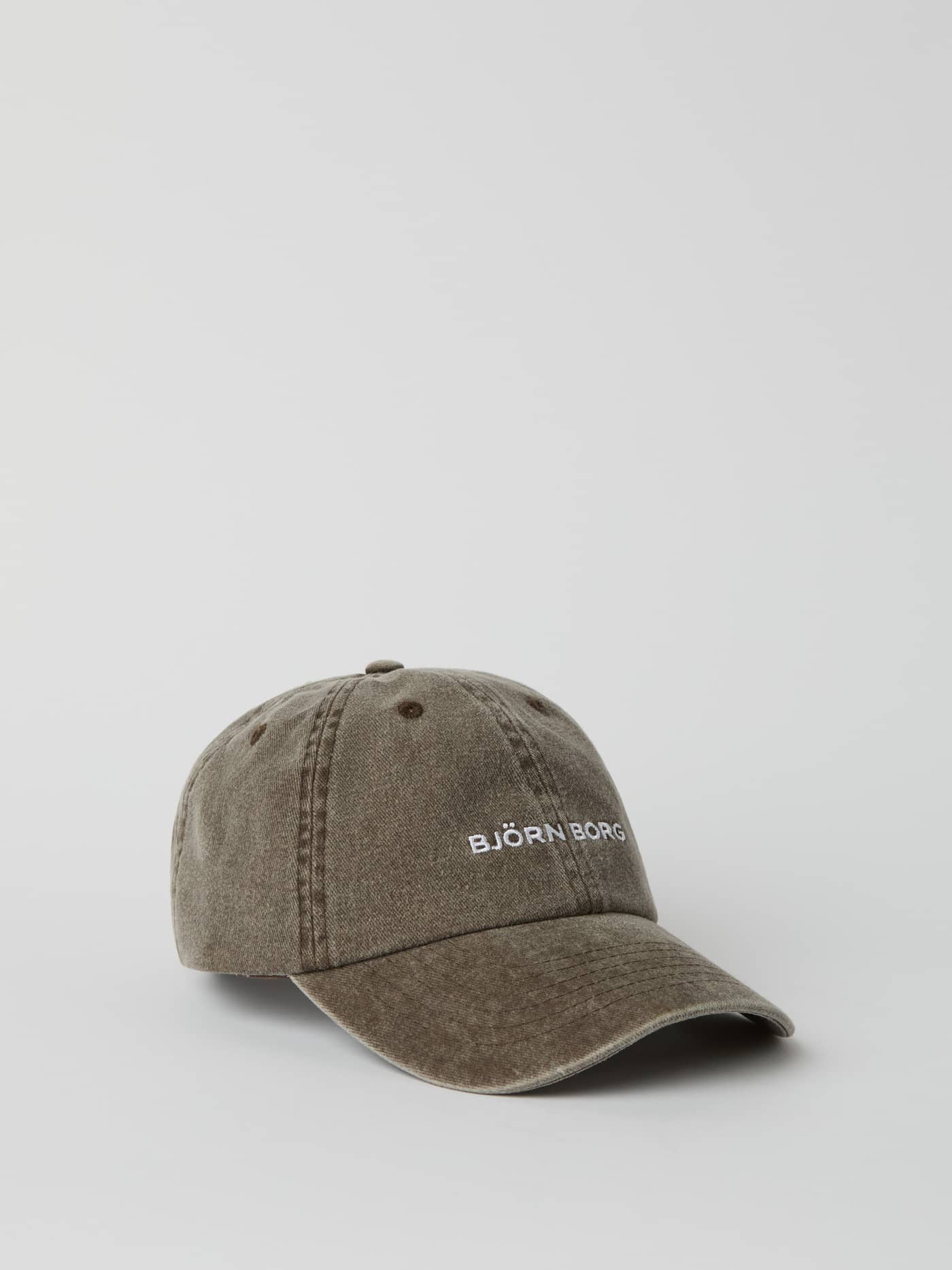 Front view of the Borg Washed Cap in Brushed Nickel (Grey) in organic cotton with a stylish washed-out effect. - Image 2