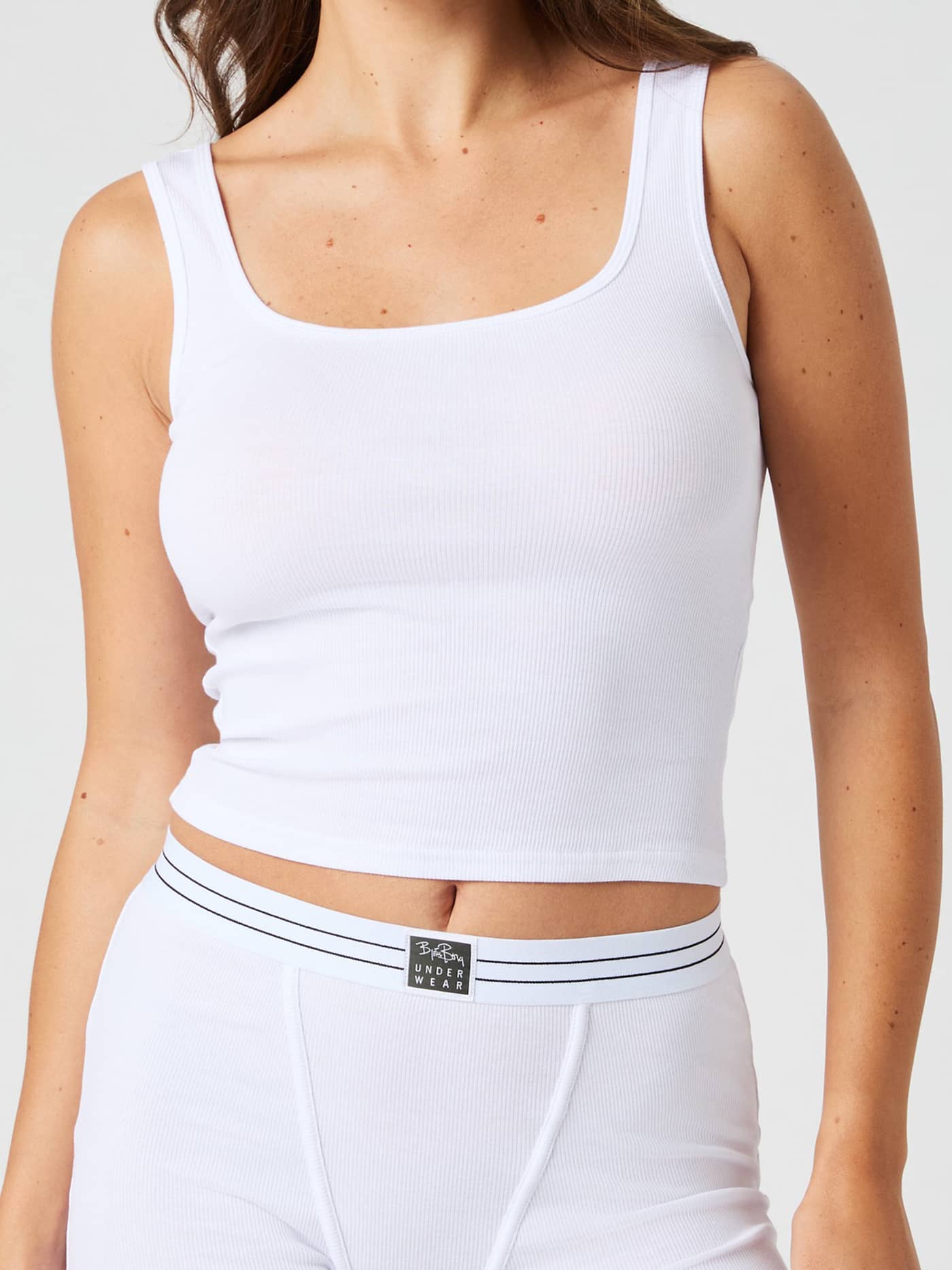 Original Rib Tank in Brilliant White (Wit) voor dames met een slanke pasvorm en vierkante halslijn, vooraanzicht. - Image 2