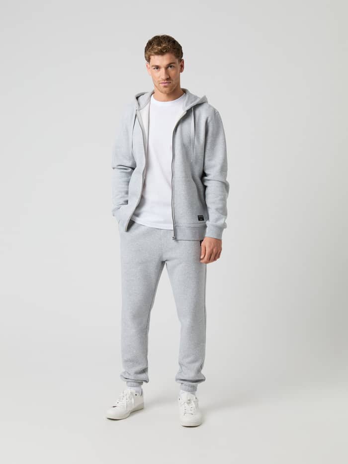 Vooraanzicht van een man in de Björn Borg Centre Zip Hoodie in Light Grey Melange (Grijs) met een stijlvolle regular fit. - Image 2