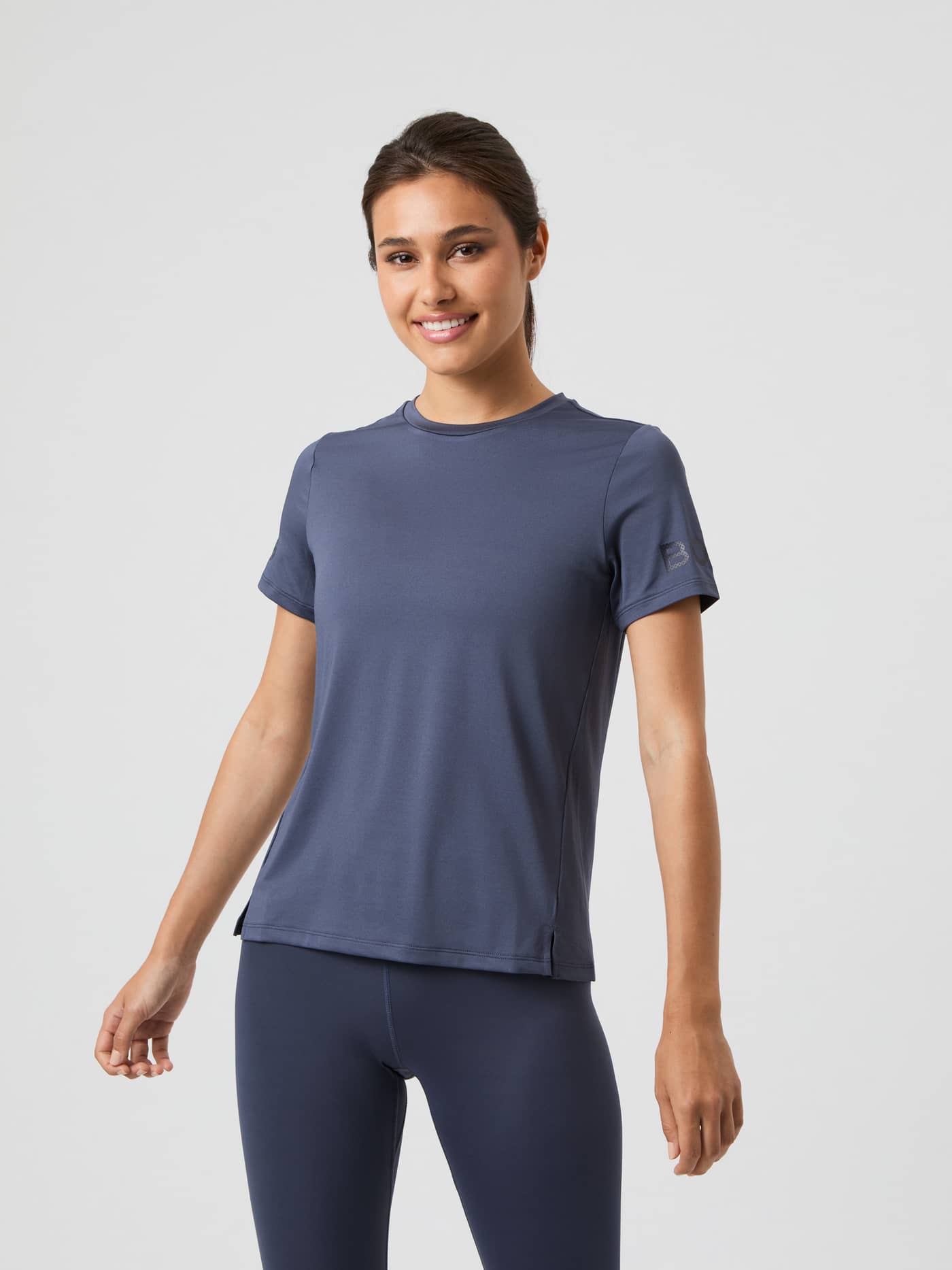 Front view of a model wearing the Björn Borg Borg T-shirt in Odyssey Gray. - Image 1