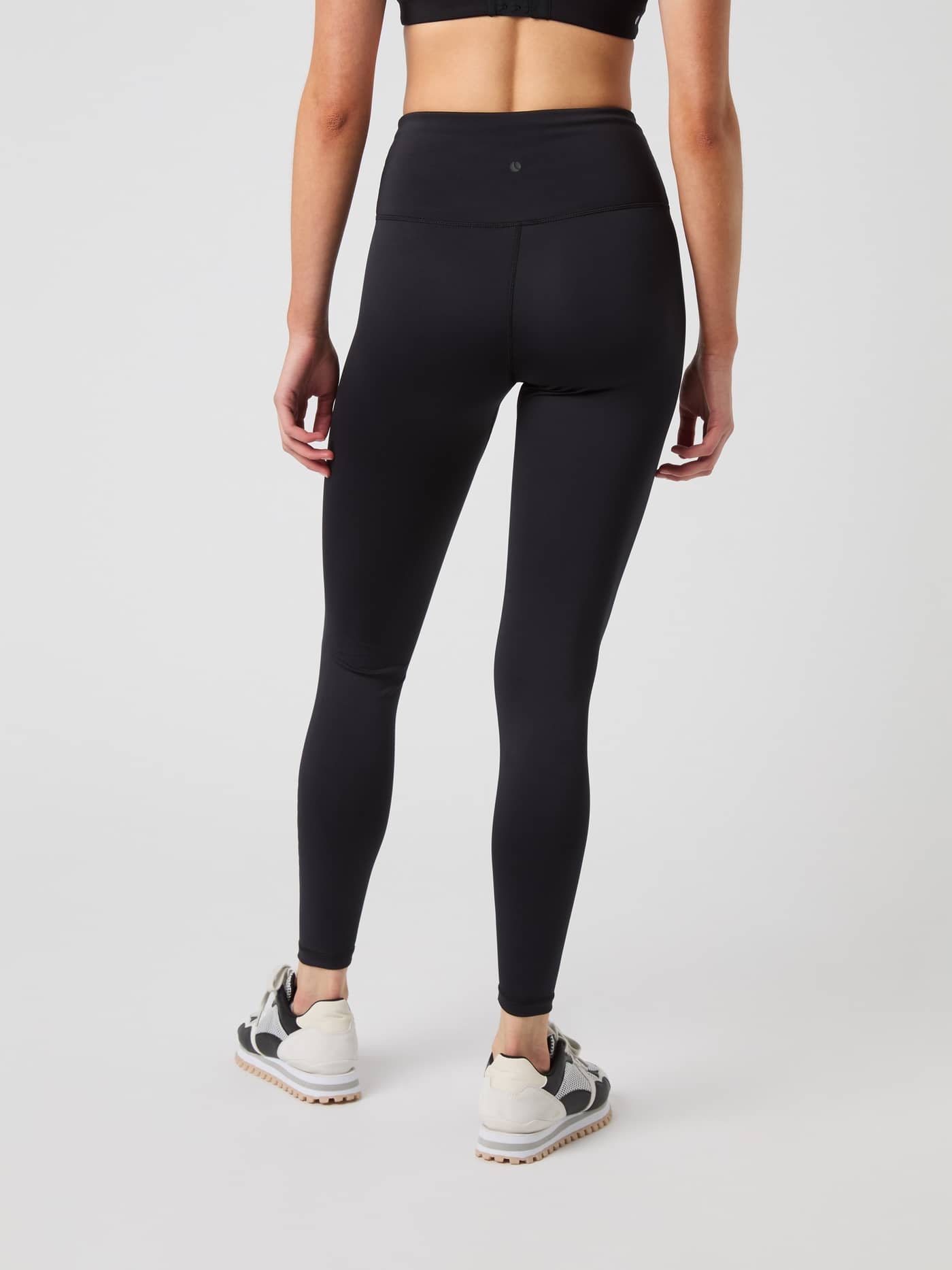 Borg Logo Tights in Black Beauty (Zwart), achteraanzicht met wit logo, hoge taille en slim fit voor training. - Image 2